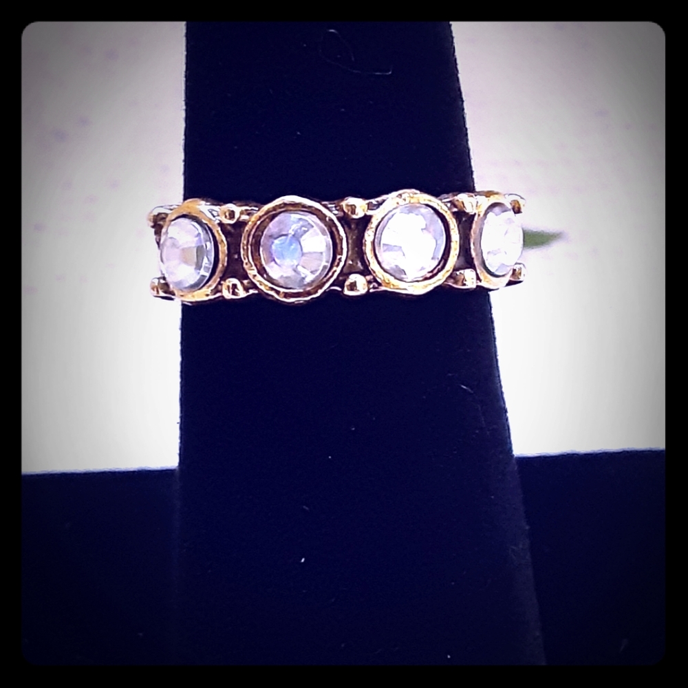 🍃Rhinestone 4 Sparkly Stone Ring Size 7
